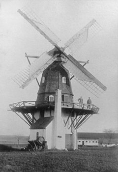 Ganløse Mølle omkring år 1905